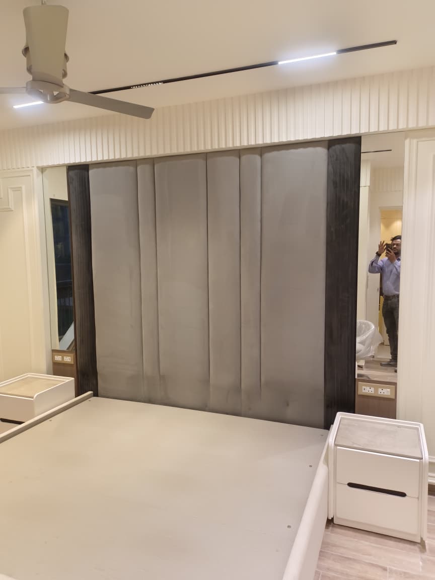 Luxury bed and wall decuration - Master bedroom